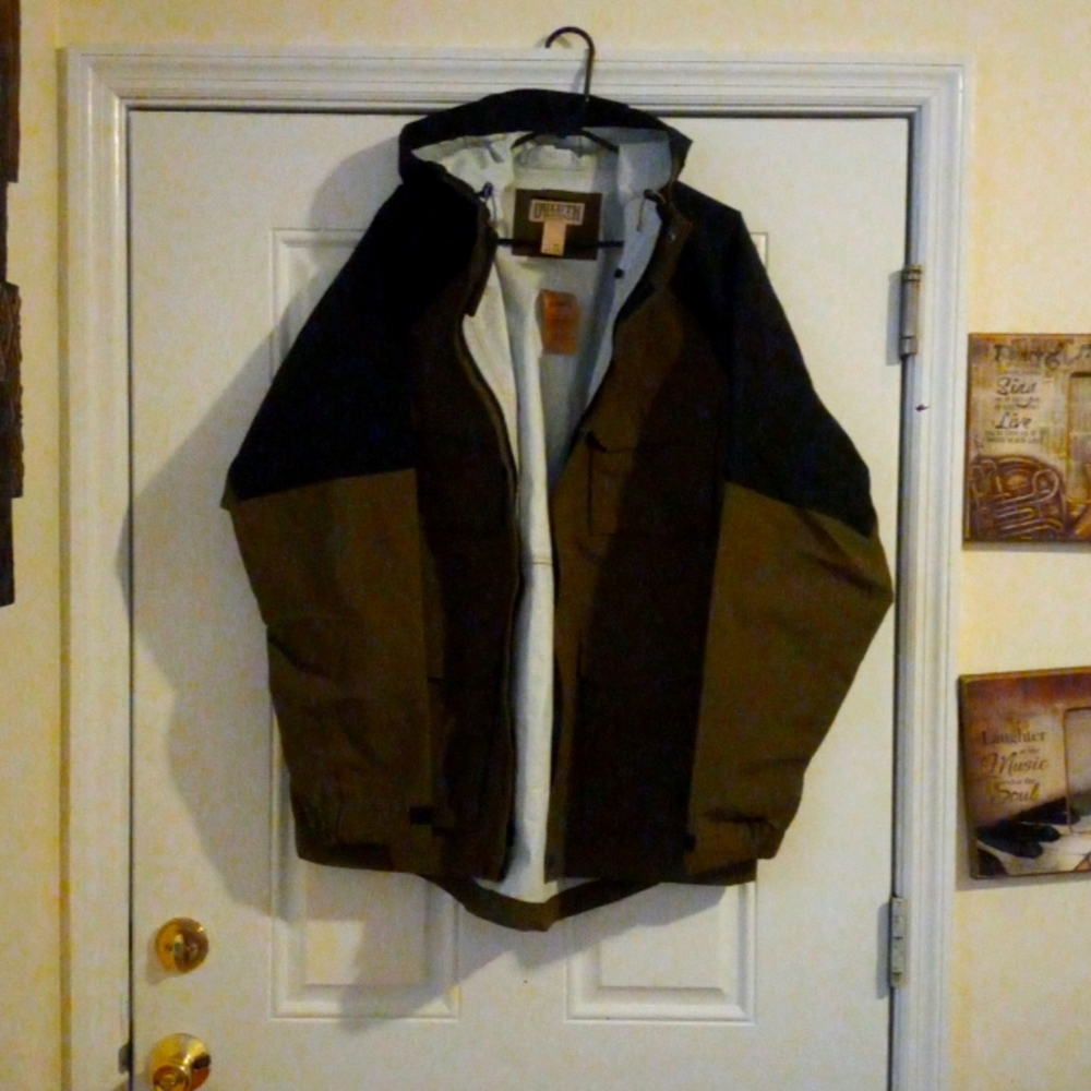 Duluth Green and Black Size Large